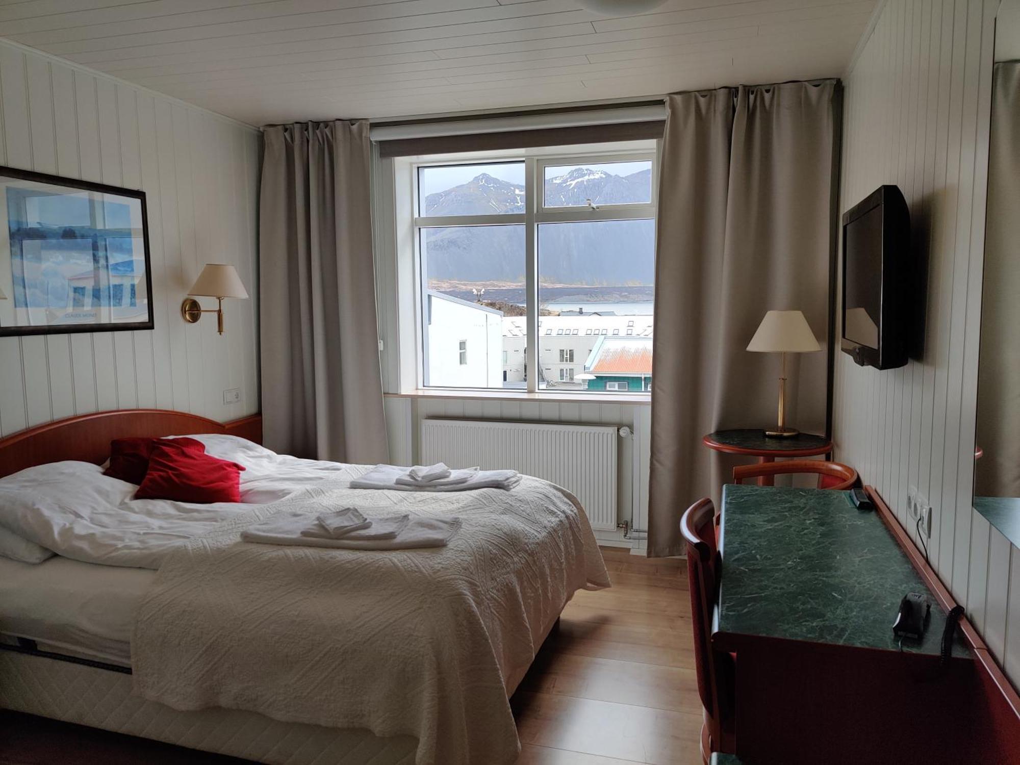 Hotel ボルガルネース エクステリア 写真